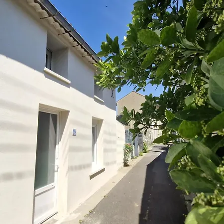 Georges De Didonne - Emplacement Priviligie Pour Un Sejour A Deux Ou En Solo فيلة